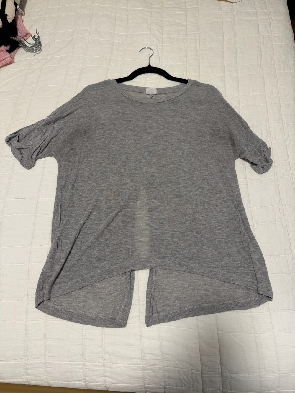 Tresics Heather Gray Short Sleeve High-Low Knit Top